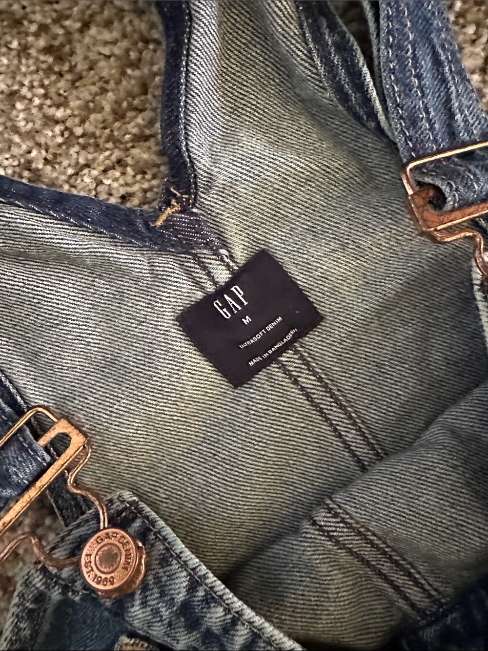 GAP Women’s Barrel Denim Overalls - Picture 2 of 2